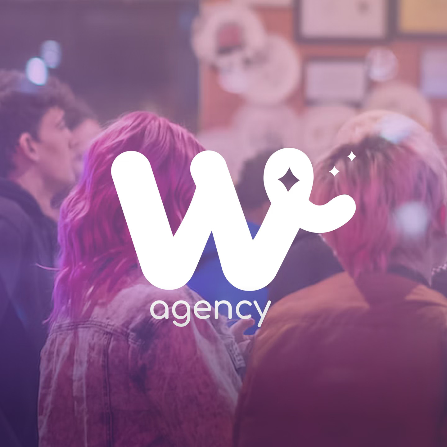 Logo design for the brand Redo on green gradient background